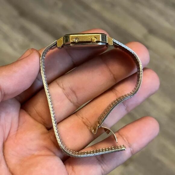 Vintage 70s Seiko LCD F051-5000 Wrist Watch - Picture 5 of 7